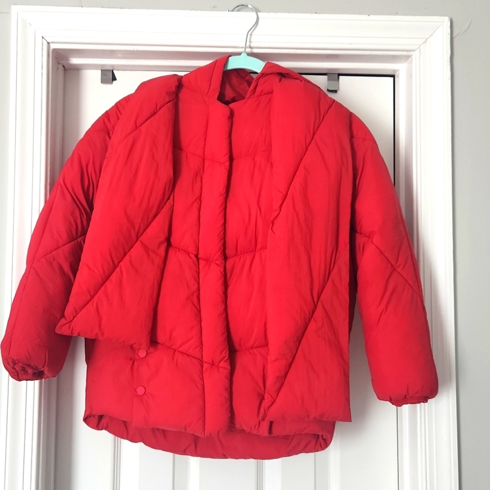 Red Zara Girls Hooded Puffer Jacket with scarf Size 9/10
